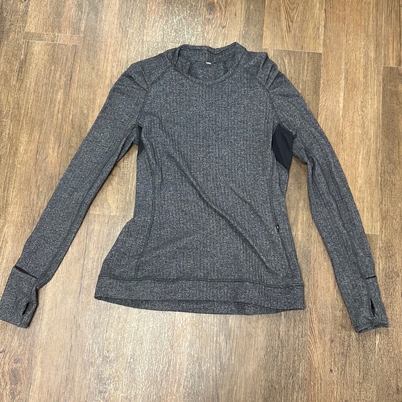 Lulu Lemon grey winter long sleeve - Picture 1 of 5